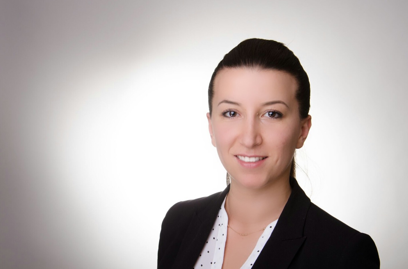 Janine Hosni, Inhaberin der Hosni Immobilien UG